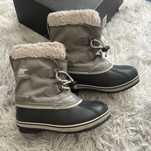 SOREL CHILDREN'S YOOT PAC™ NYLON BOOT, Size 13, GREY (Quarry, Dove)